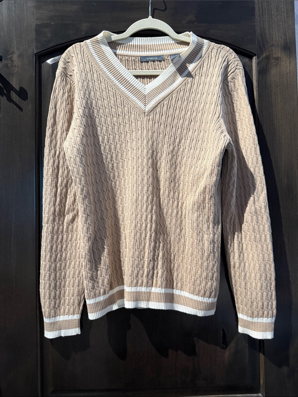 Liz Claiborne Beige Cable‑Knit V‑Neck Sweater with White Trim